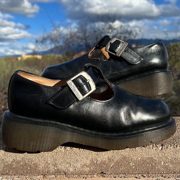🏴󠁧󠁢󠁥󠁮󠁧󠁿 Dr. Martens MIE Vintage 90’s Y2K Platform Polley Mary Jane UK 6